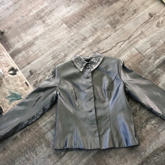 Silver jacket - Picture 1 of 6